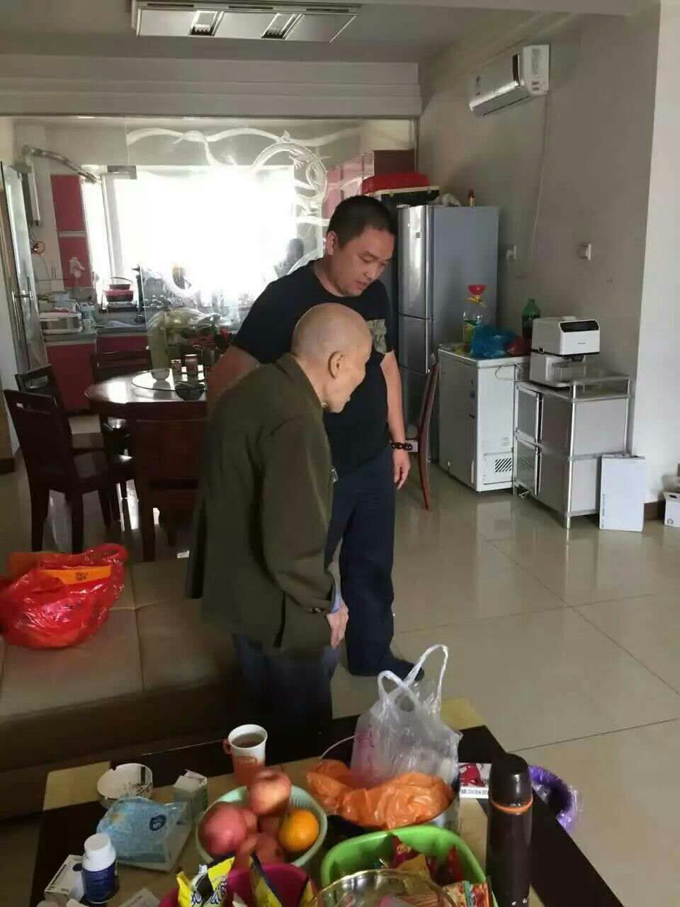 探望常德会战幸存者吴淞老人（后出家，法号上来下空老和尚）