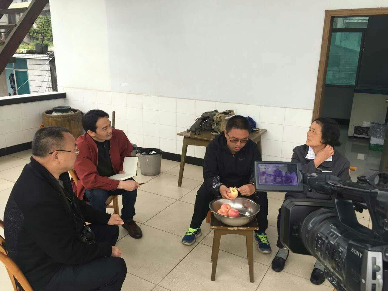 采访全国劳动模范、全国三八红旗手、恩施唯一受到毛泽东主席、周恩来总理、宋庆龄先生接待的高山春老人