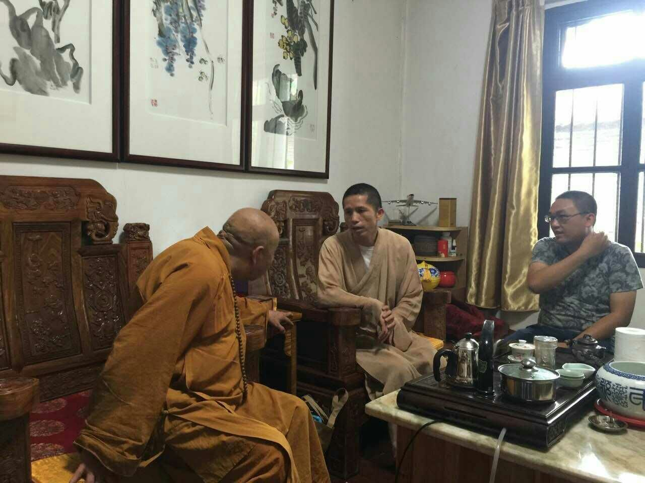 7月10日，参学云门祖庭后致宝林道场（南华寺），有支客师照贤法师接待，礼拜六祖惠能大师（唐）、憨山大师（明）、丹田大师（明）全身舍利（真身像）。