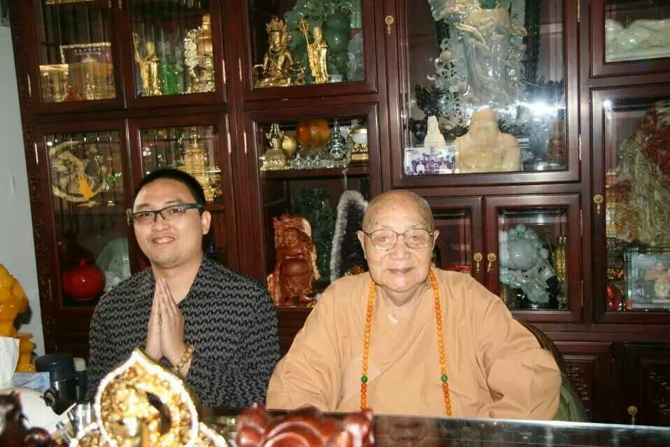 纪念一代高僧本焕老和尚诞辰110周年举行《本焕老和尚书画展》，深圳市佛教协会、深圳弘法寺派出顿忏法师等人来公明如福斋搜罗素材