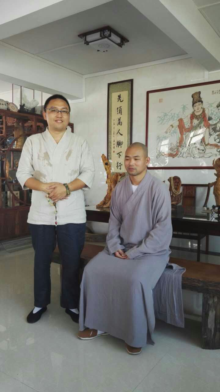 纪念一代高僧本焕老和尚诞辰110周年举行《本焕老和尚书画展》，深圳市佛教协会、深圳弘法寺派出顿忏法师等人来公明如福斋搜罗素材