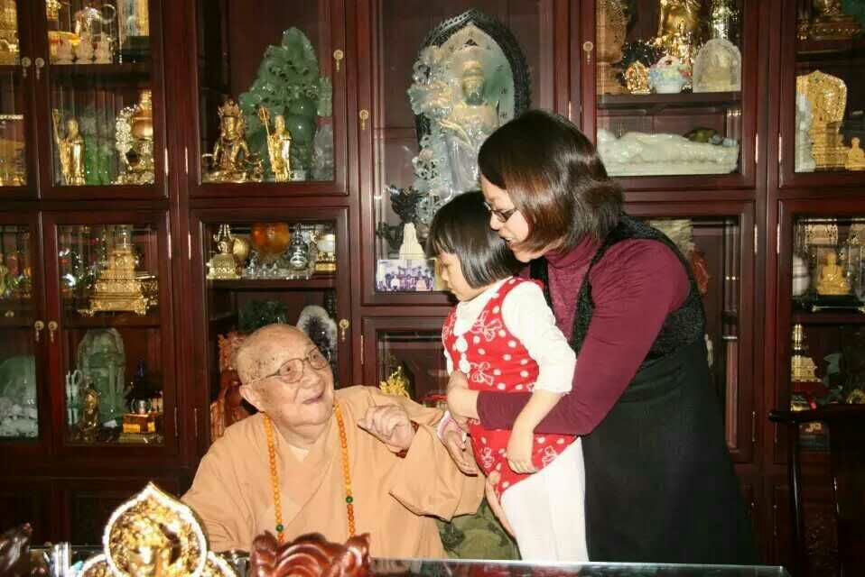 纪念一代高僧本焕老和尚诞辰110周年举行《本焕老和尚书画展》，深圳市佛教协会、深圳弘法寺派出顿忏法师等人来公明如福斋搜罗素材