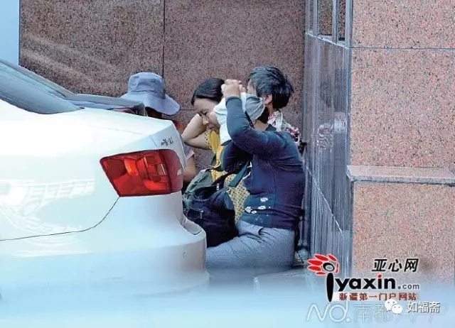冒牌高僧火车站强行化缘 涉嫌诈骗被抓